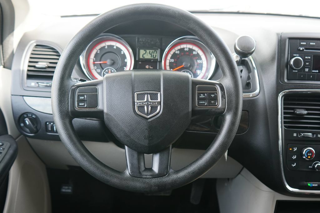 Used 2014 Dodge Grand Caravan SE w/ Quick Order Package 29E SE FWD image 12