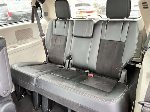 Used 2020 Dodge Grand Caravan SXT image 23