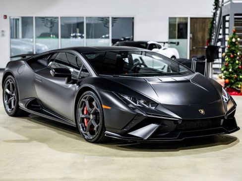 Used 2023 Lamborghini Huracan Tecnica image 8
