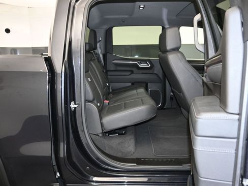 Certified 2025 GMC Sierra 1500 SLT image 27