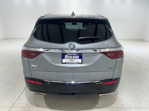 Used 2023 Buick Enclave Essence w/ Sport Touring Edition FWD image 4