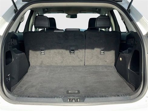 Used 2024 Ford Edge SEL image 16