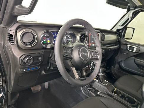 Used 2023 Jeep Wrangler Unlimited image 13