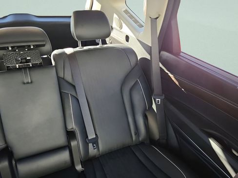 Used 2021 Genesis GV80 2.5T w/ Prestige Package 04 image 6