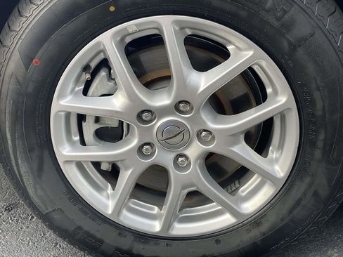 Used 2023 Chrysler Pacifica Touring-L image 11