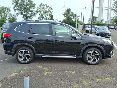 Used 2023 Subaru Forester Touring AWD/4WD image 2