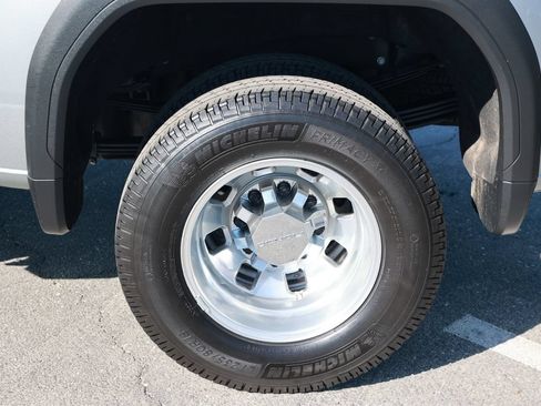 Used 2025 GMC Sierra 3500 Denali w/ Denali Reserve Package AWD/4WD image 13