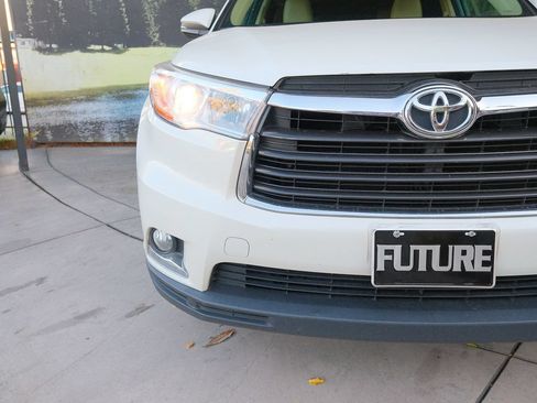 Used 2016 Toyota Highlander Limited FWD image 44