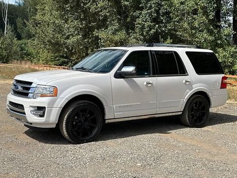 Used 2017 Ford Expedition Platinum AWD/4WD image 5
