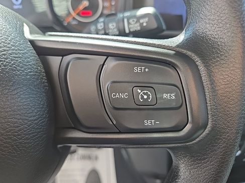 Used 2025 Jeep Wrangler Sport AWD/4WD image 19