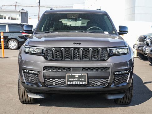 New 2025 Jeep Grand Cherokee L Limited w/ Luxury Tech Group II image 2