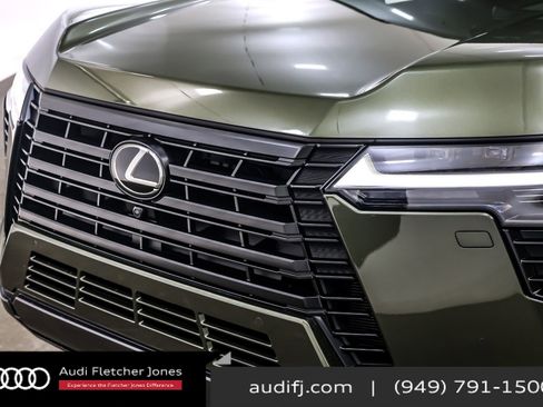 Used 2025 Lexus GX 550 image 13