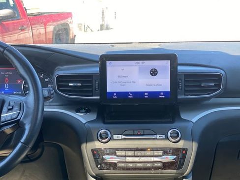 Used 2020 Ford Explorer XLT w/ Equipment Group 202A image 21