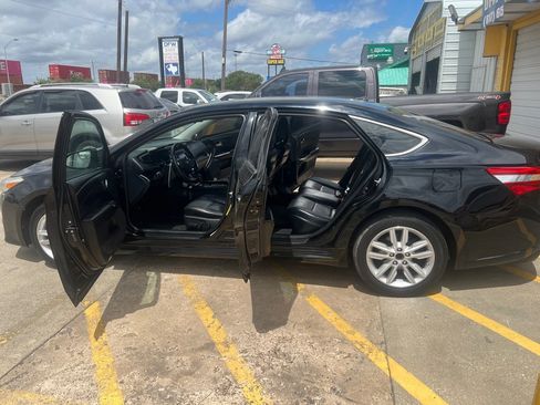Used 2015 Toyota Avalon XLE FWD image 10