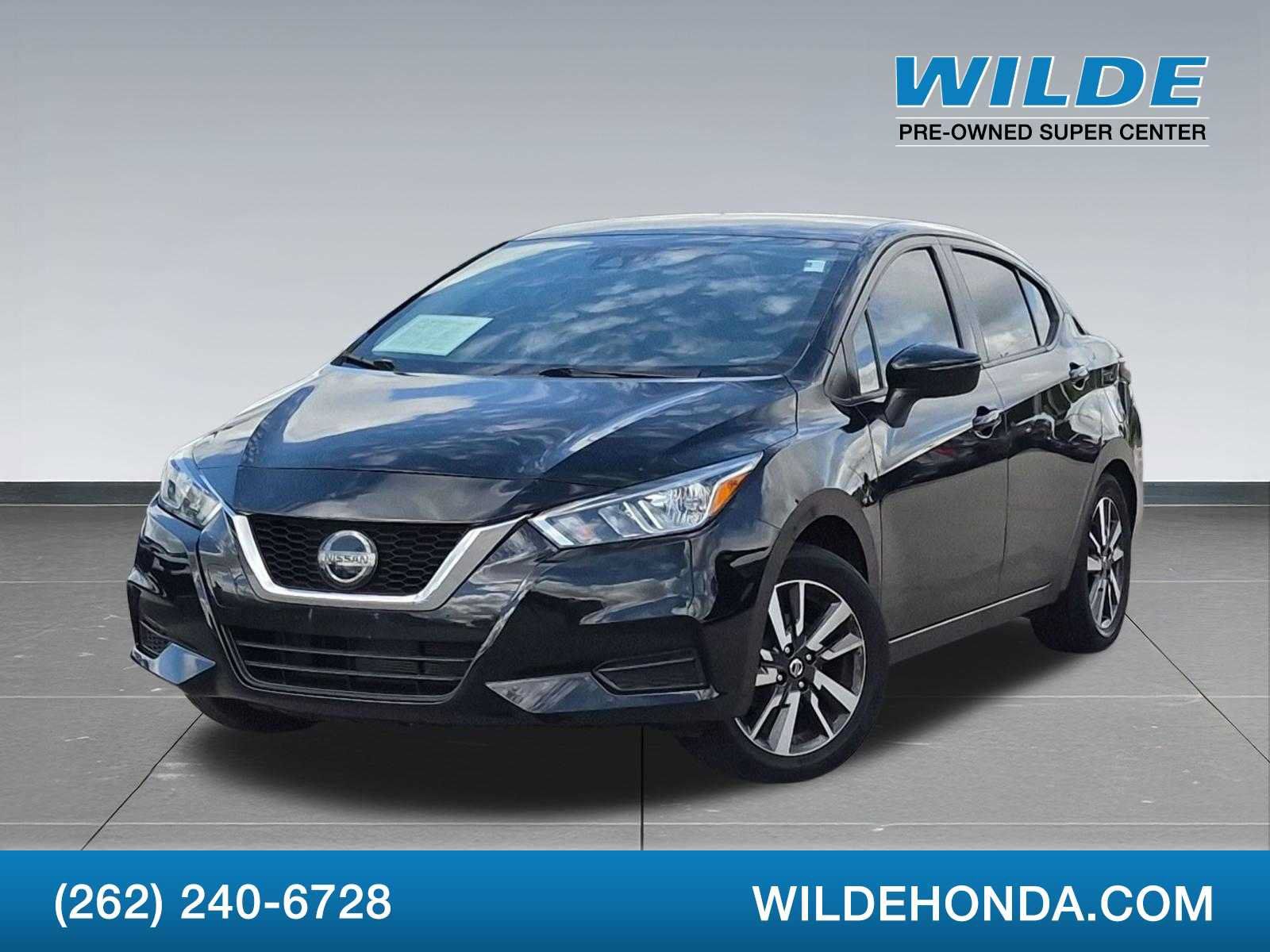 Used 2020 Nissan Versa SV FWD image 1