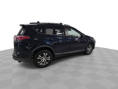 Used 2017 Toyota RAV4 LE AWD/4WD image 9