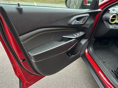 New 2026 Chevrolet Trax LT w/ LT Convenience Package image 11