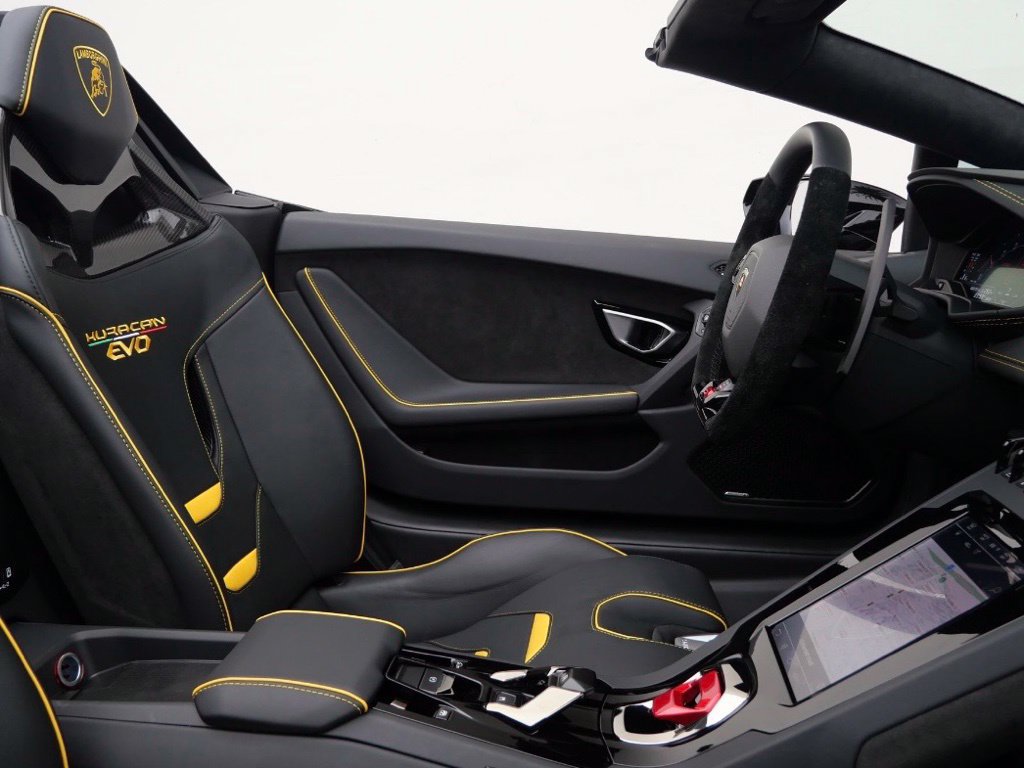 Used 2024 Lamborghini Huracan EVO AWD/4WD image 25