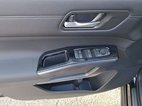 New 2025 Nissan Pathfinder SL w/ SL Premium Package image 11