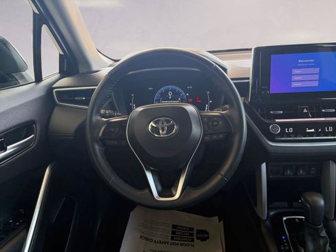 Used 2024 Toyota Corolla Cross XLE w/ Convenience Package FWD image 12