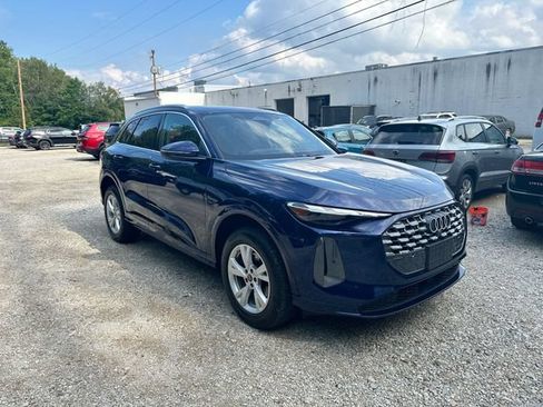 Used 2025 Audi Q5 Premium w/ Convenience Package AWD/4WD image 11