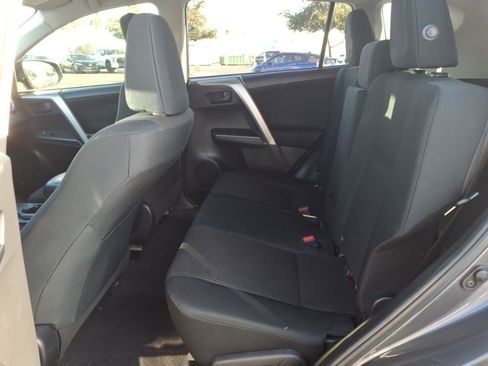 Used 2017 Toyota RAV4 LE image 14