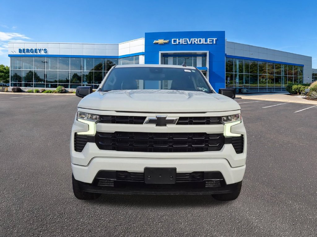 Used 2023 Chevrolet Silverado 1500 RST w/ Convenience Package II AWD/4WD image 3