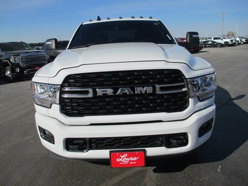 Used 2024 RAM 3500 Big Horn w/ Sport Appearance Package image 12