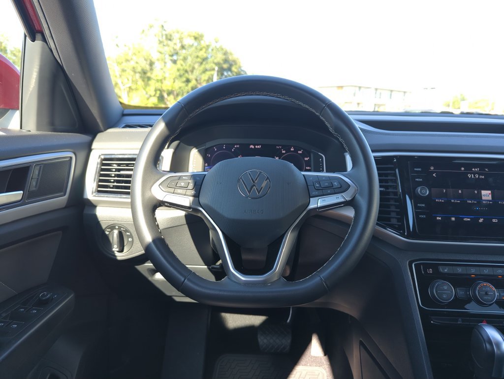 Used 2023 Volkswagen Atlas Cross Sport SE w/ Panoramic Sunroof Package FWD image 17