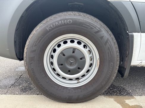 Used 2025 Mercedes-Benz Sprinter 2500 image 13