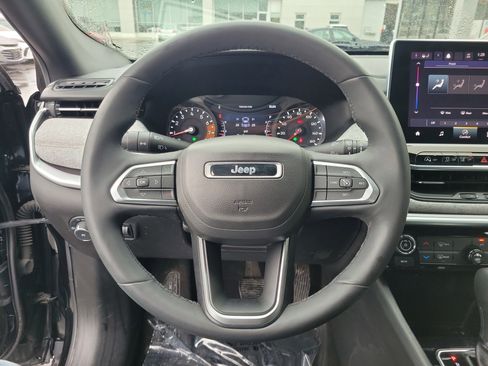 Used 2023 Jeep Compass Latitude AWD/4WD image 21