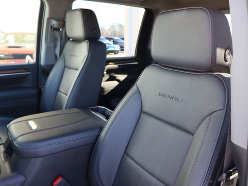 Used 2025 GMC Sierra 2500 Denali w/ Technology Package image 22
