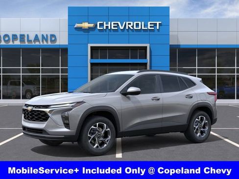 New 2026 Chevrolet Trax LT w/ Driver Confidence Package FWD image 2