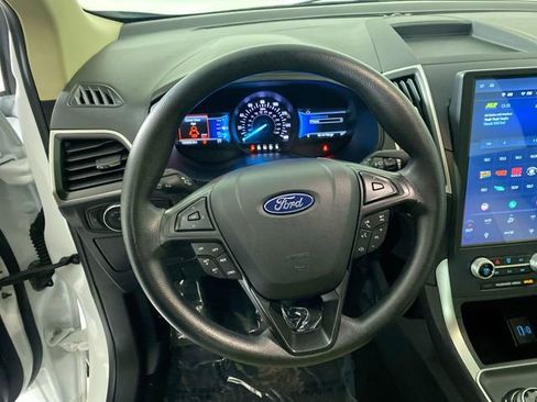 Used 2022 Ford Edge SE image 10