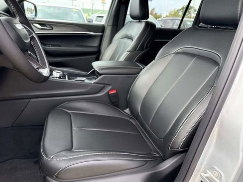 New 2025 Jeep Grand Cherokee L Limited w/ Luxury Tech Group II RWD image 9