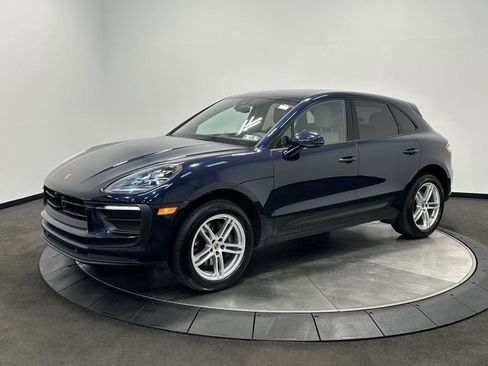 Used 2023 Porsche Macan AWD/4WD image 1