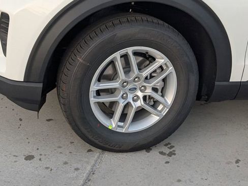 New 2026 Ford Explorer Active image 4