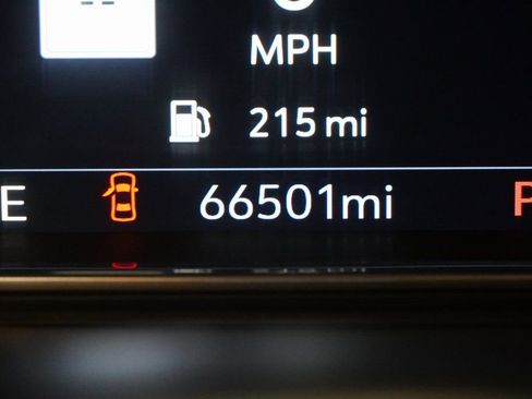 Used 2022 GMC Sierra 2500 Denali w/ Denali Black Diamond Edition image 9