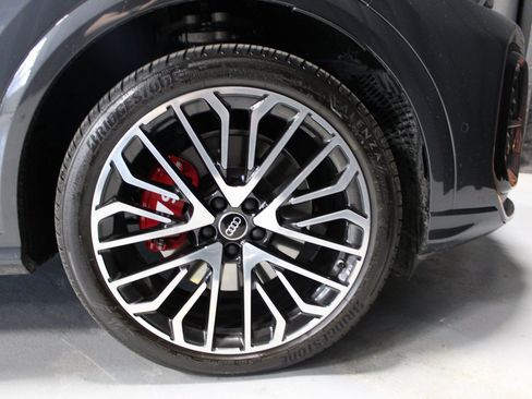 Used 2025 Audi SQ5 Prestige image 17