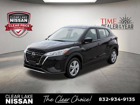 Certified 2025 Nissan Kicks Play S FWD image 3