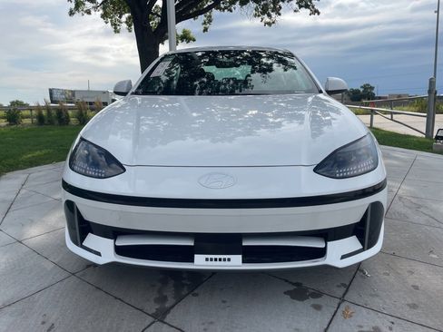 New 2025 Hyundai Ioniq 6 SE image 8