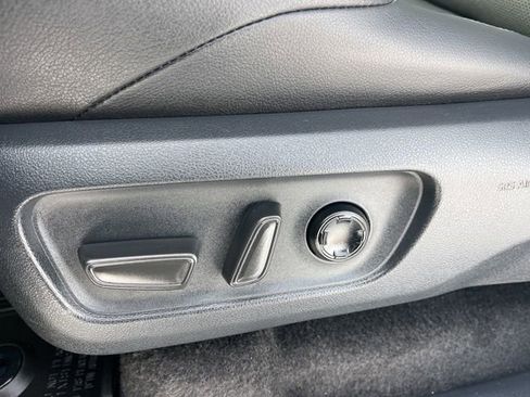 Used 2025 Toyota 4Runner TRD Off-Road Premium image 15