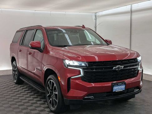 Certified 2024 Chevrolet Suburban RST w/ Luxury Package image 8