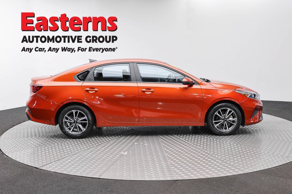 Used 2023 Kia Forte LXS w/ LXS Technology Package FWD image 5