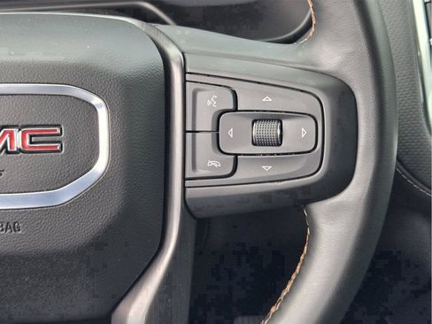 Used 2024 GMC Yukon AT4 w/ Technology Package AWD/4WD image 28