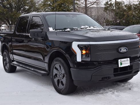 Used 2024 Ford F150 Lightning Flash w/ Max Trailer Tow Package image 4