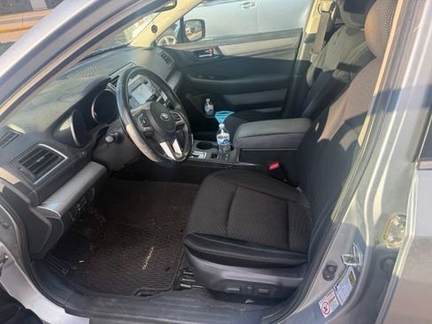 Used 2016 Subaru Outback 2.5i Premium AWD/4WD image 2