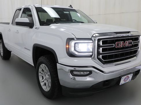 Certified 2019 GMC Sierra 1500 SLE w/ SLE Value Package AWD/4WD image 17
