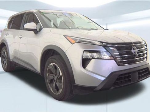 Used 2024 Nissan Rogue SV FWD image 5