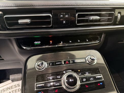 Used 2023 Lincoln Nautilus AWD w/ Premium Package image 21